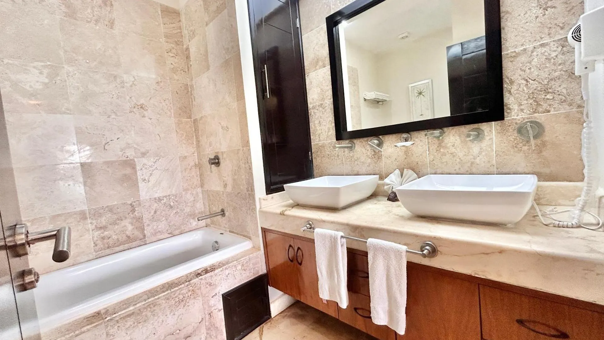 El Faro 402 Surf Ocean View 2 Bedroom Condo Playa del Carmen Mexico